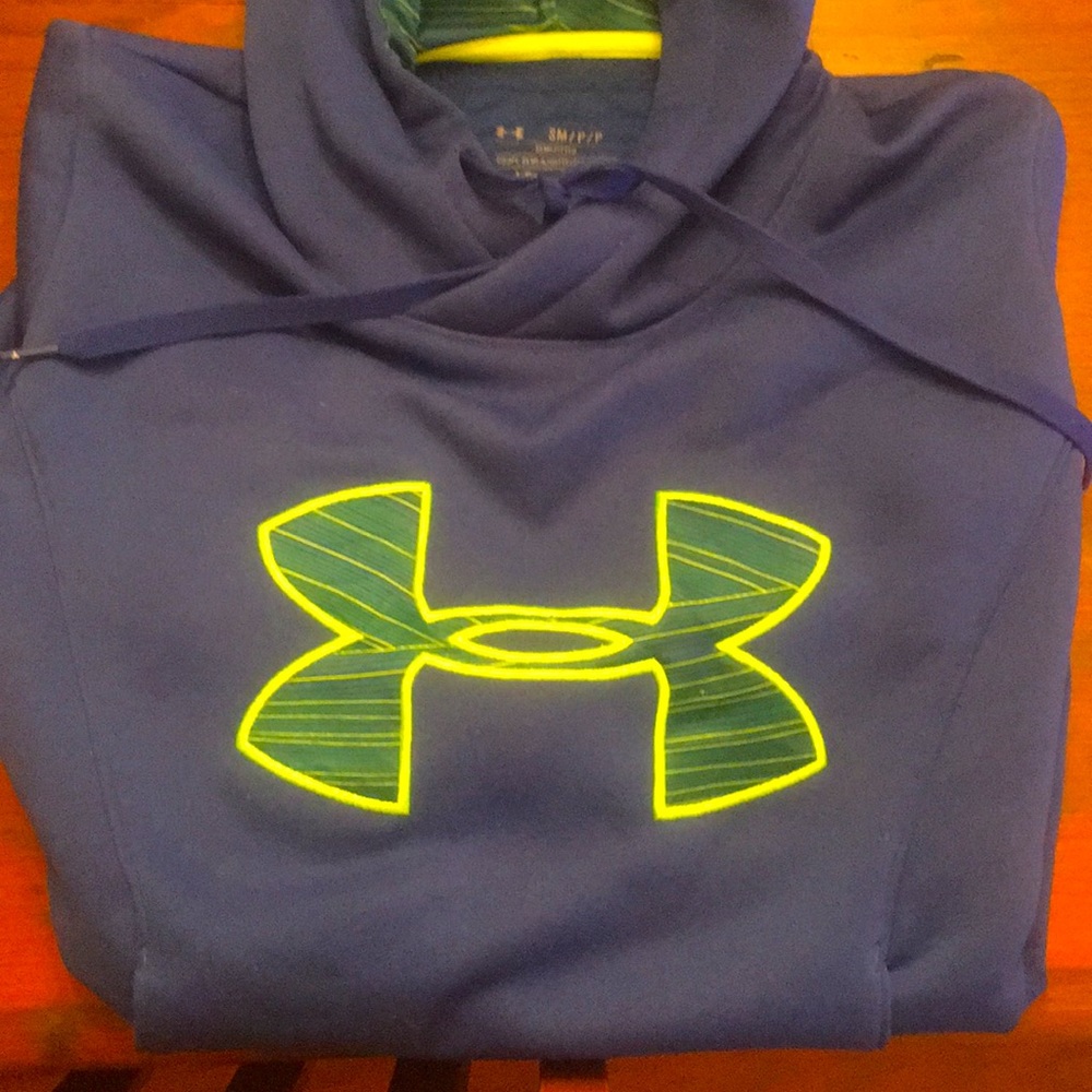 Under Armor girls sweatshirt